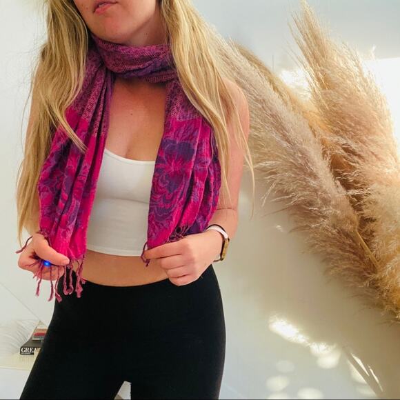 NORDSTROM Pink Purple Tassel Fringe Patchwork Quilt Floral Print Cozy Scarf - Picture 3 of 3